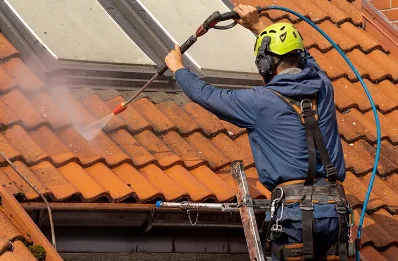 Démoussage et hydrofuge de toiture à Mauroux